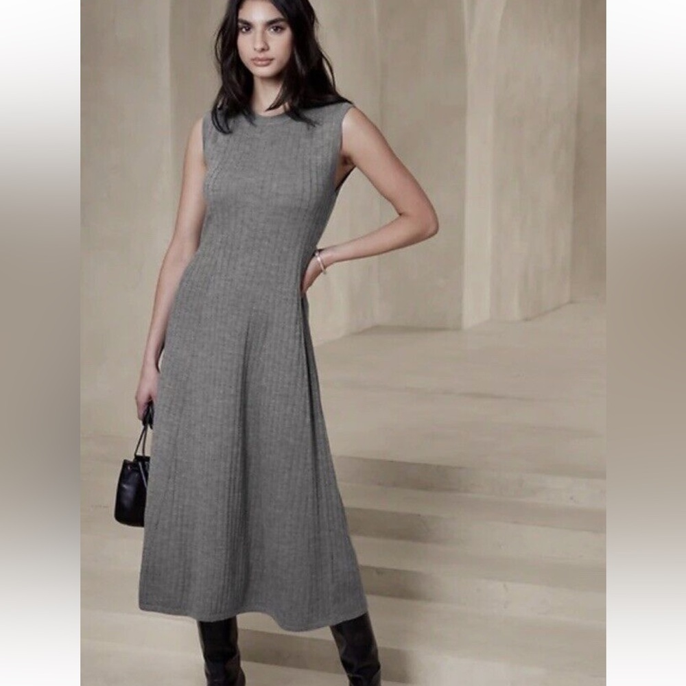 Banana Republic Gray Ribbed Dress